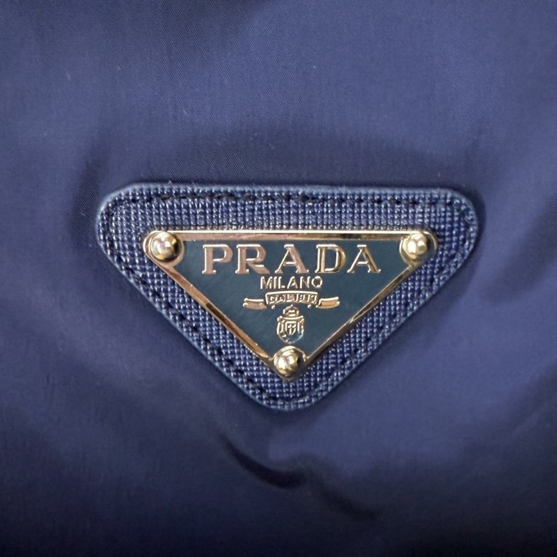 Pra*a outwear